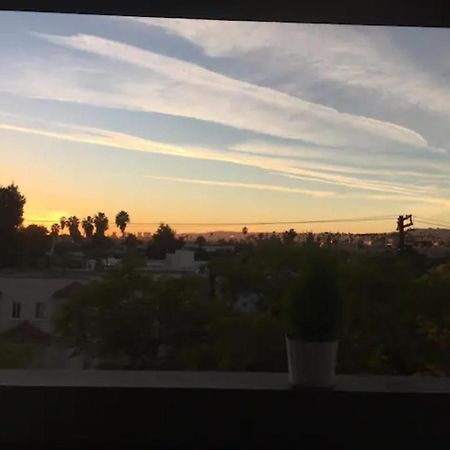 Apartamento Hollywood Studio With Pool And Balcony Los Ángeles Exterior foto