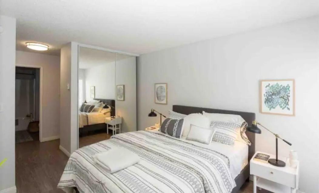 Apartamento Hollywood Studio With Pool And Balcony Los Ángeles Exterior foto