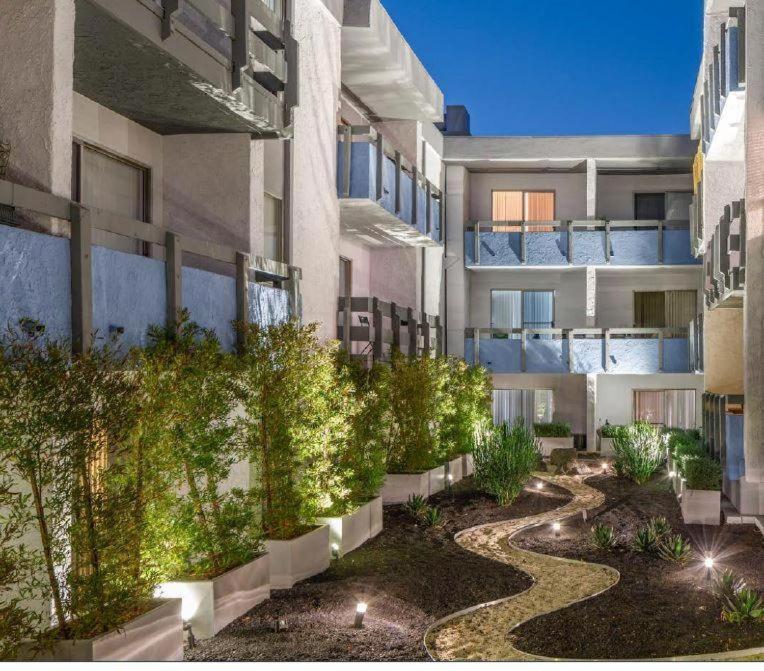 Apartamento Hollywood Studio With Pool And Balcony Los Ángeles Exterior foto